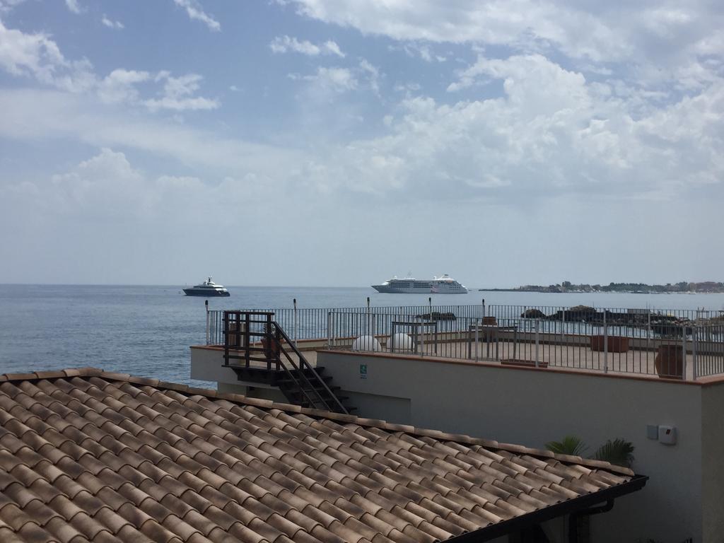 Beach Apartments Patrizia Taormina Bagian luar foto