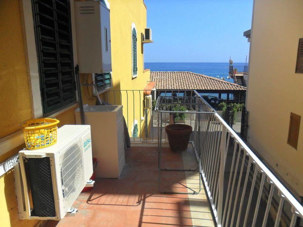 Beach Apartments Patrizia Taormina Bagian luar foto